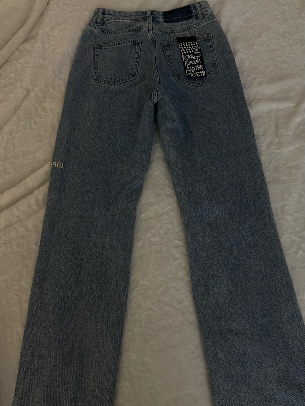 Women’s Straight-Leg Jeans in Faded Blue with Back Patch